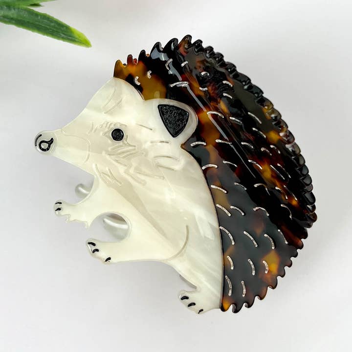 Pinza para el cabello de acetato con forma de erizo puntiagudo. y otras tendencias de Resultados para accesorios para animales al por mayor. Devoluciones gratuitas y condiciones de pago a 60 días en Faire en Faire.