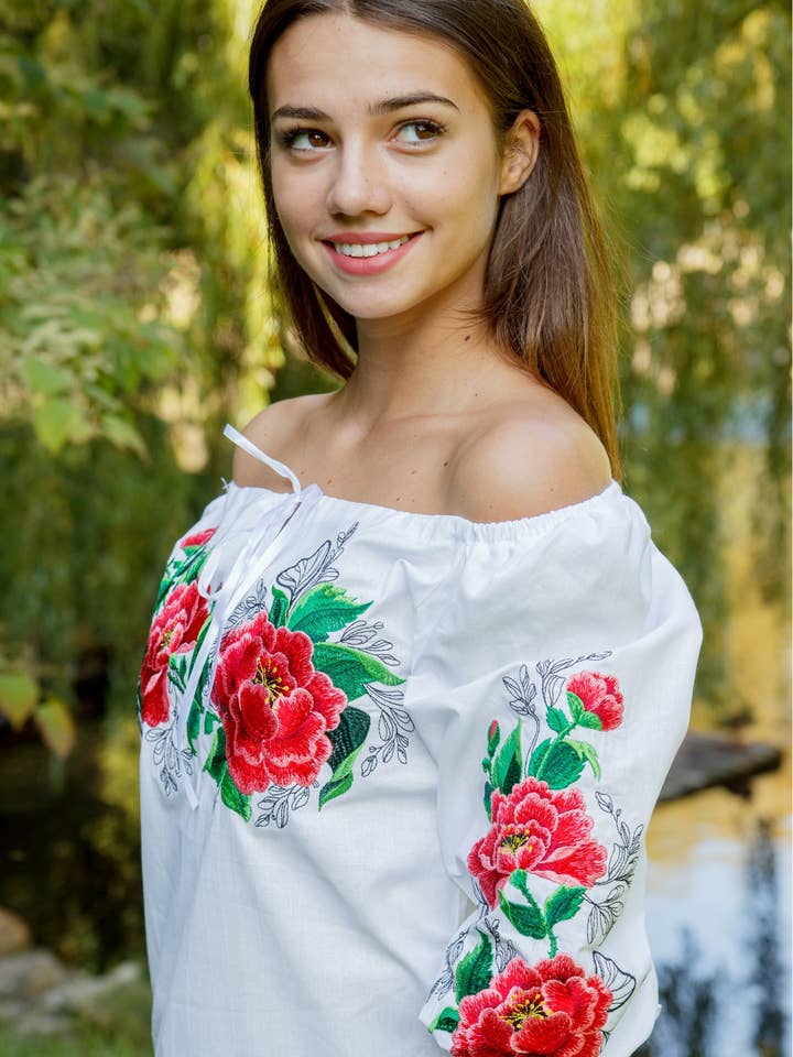 Blusa bordada Justine White por atacado de Galychanka