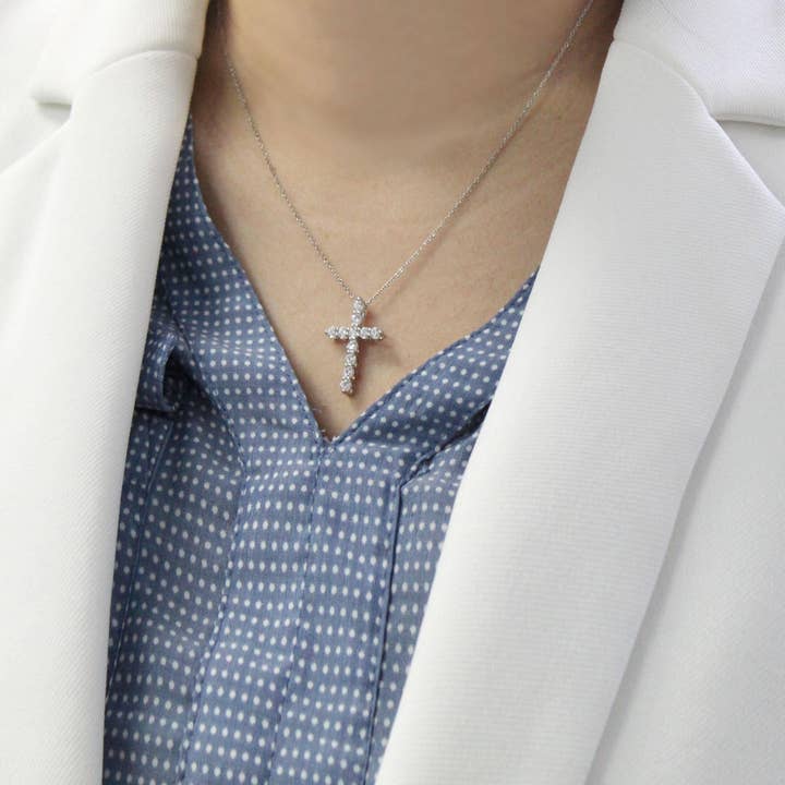 Fifth and Fine - Wholesale Pendant/Charm Necklace - 1/5Cttw to 1.00Cttw Classic Diamond Cross Pendant in Silver9