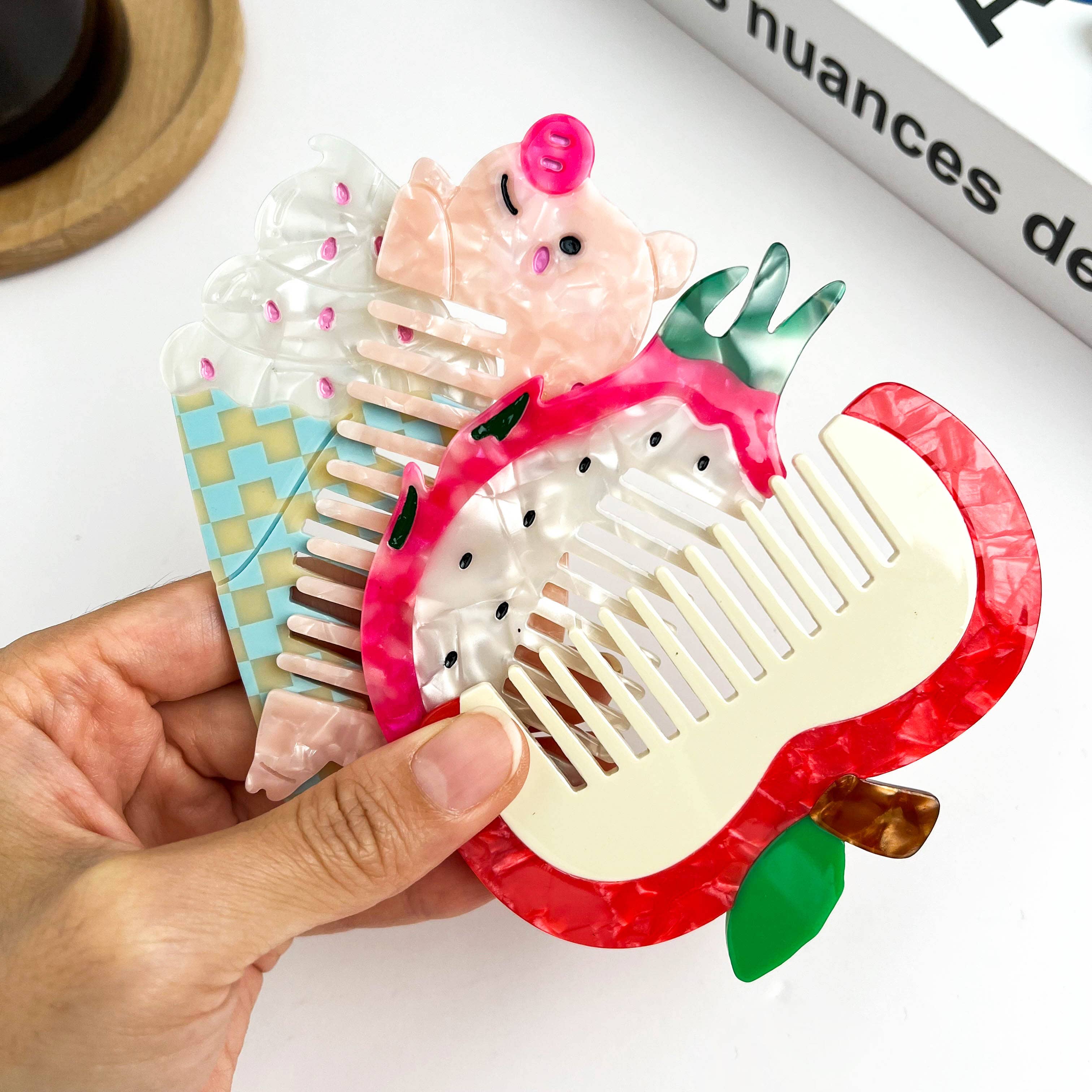 TheDivaSoap - Wholesale Hair Brush/Comb - Fruit & Animal Hair Comb, Creative Thin Comb13