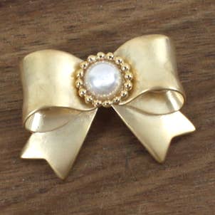 B25079 Guldjuvelprydd liten rosettbrosch för wholesale av Pretty Persuasions