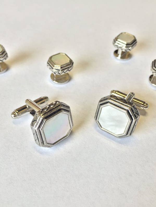 Nácar octogonal con tachuelas en los bordes de plata envejecida y C para venta al por mayor de Tux-USA®