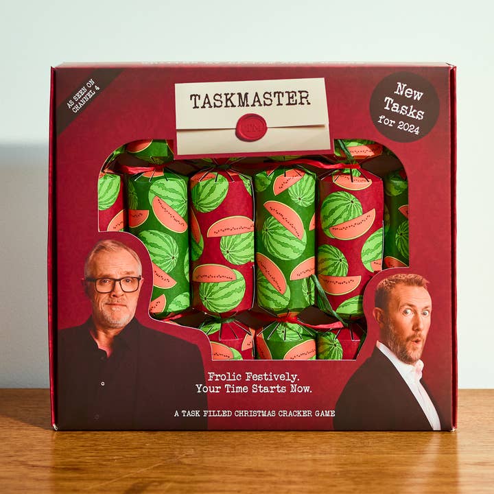 ‼️ UITVERKOOP ‼️ Officiële Taskmaster 2024 Kerstcrackers! voor wholesale door Puzzle Post Games