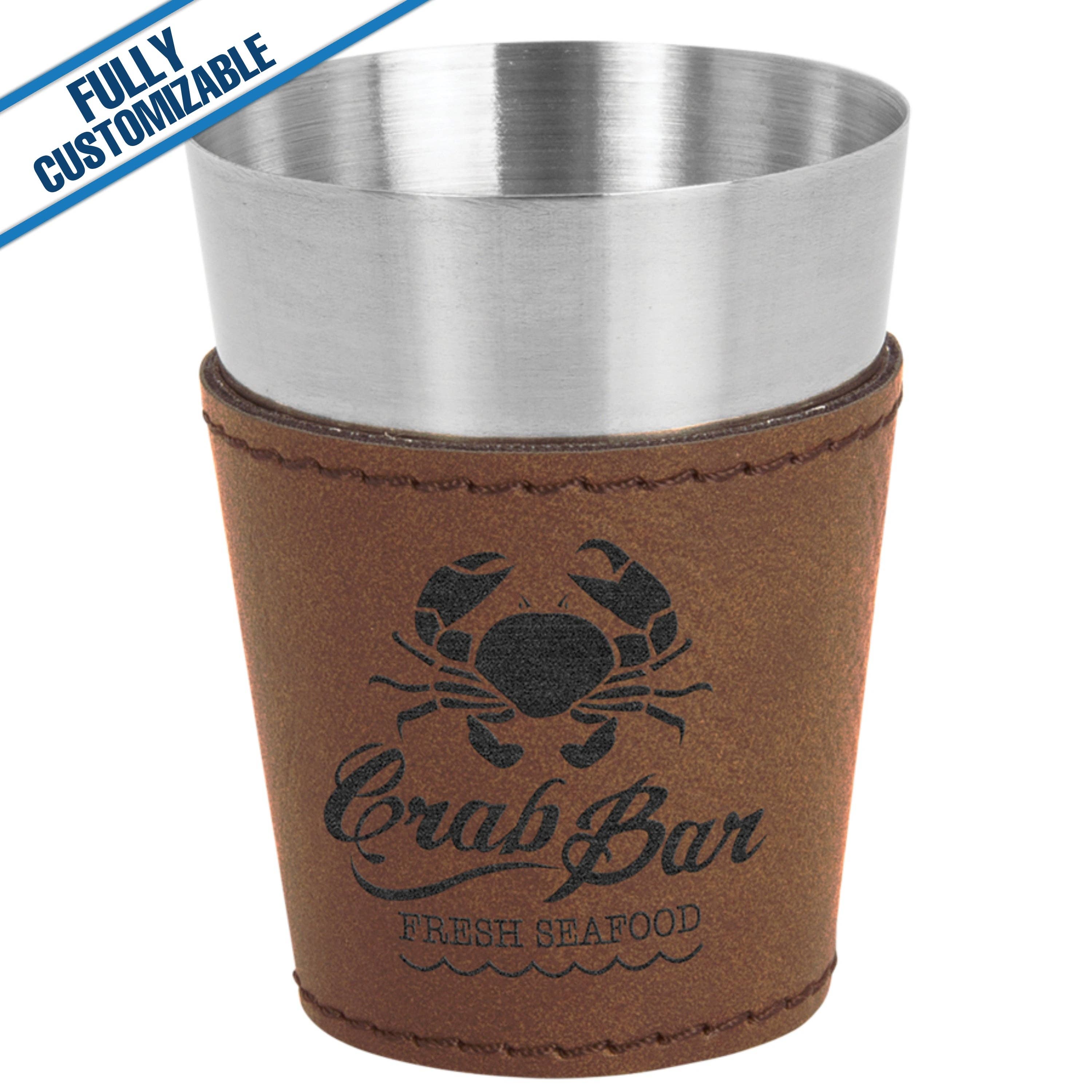 GiftWorksPlus - Vente Verre à shooter - 2 oz. Verre à liqueur en similicuir gravé - Entièrement personnalisable2