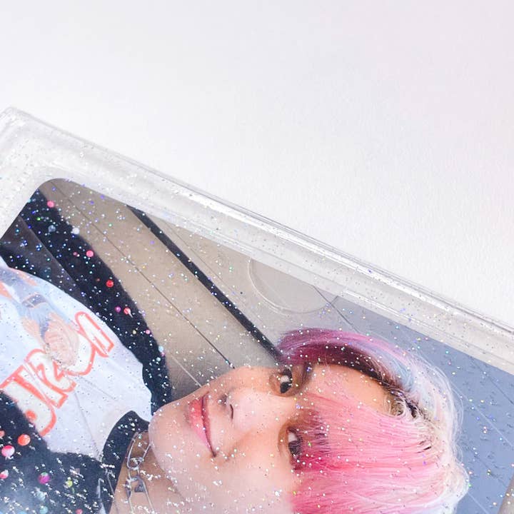 Mins Studios - Wholesale Card Holder - Women's - Vaccine Card Holder4