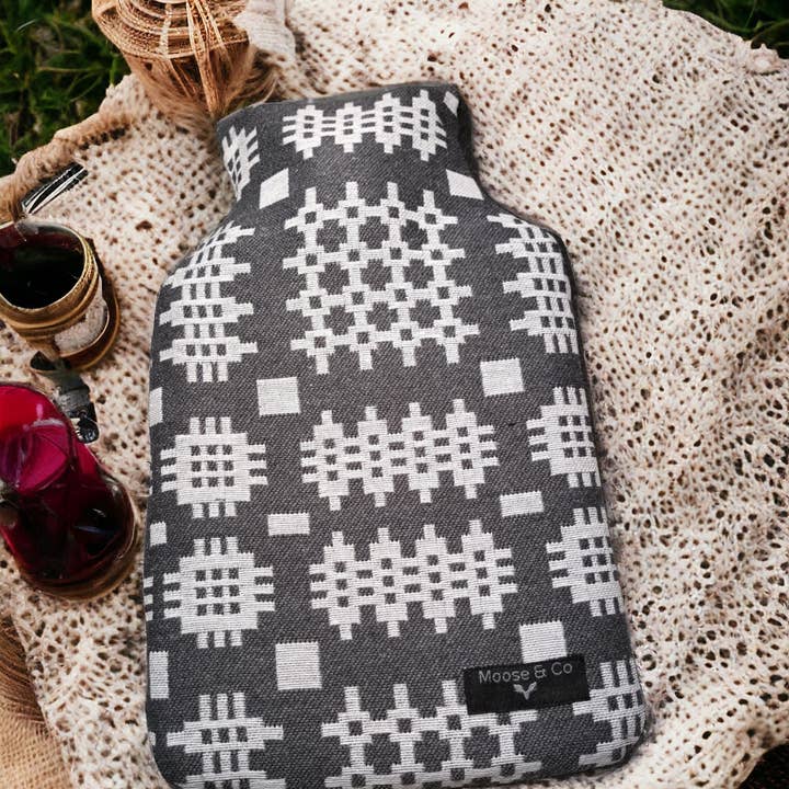 Moose & Co - Wholesale Hot/Cold Compress - Welsh Tapestry Blanket Blanket 1 Litre Hot Water Bottle