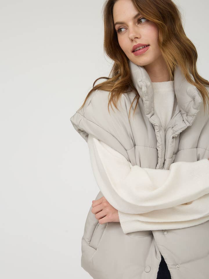 Blu Pepper - Wholesale Outerwear Vest - Women's - OVERSIZED SNAP BUTTON PUFFER VEST 14