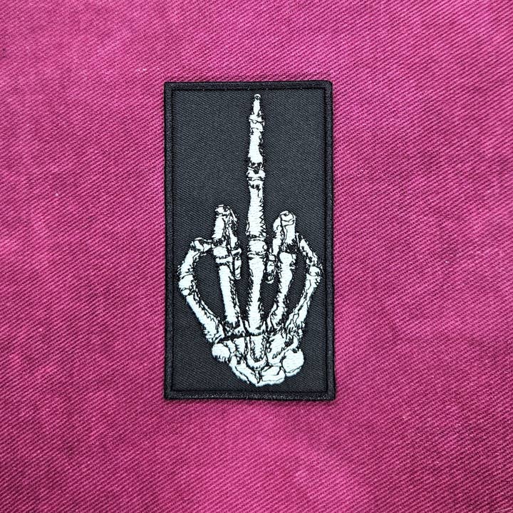 Junkyard Witch - Wholesale Patch - Skelet Middelvinger Patch3