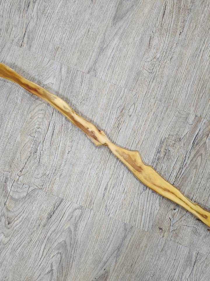 Spirit of Wild Rinderkopfhautstange getrocknet 70cm für den Großhandel von Spirit of Wild