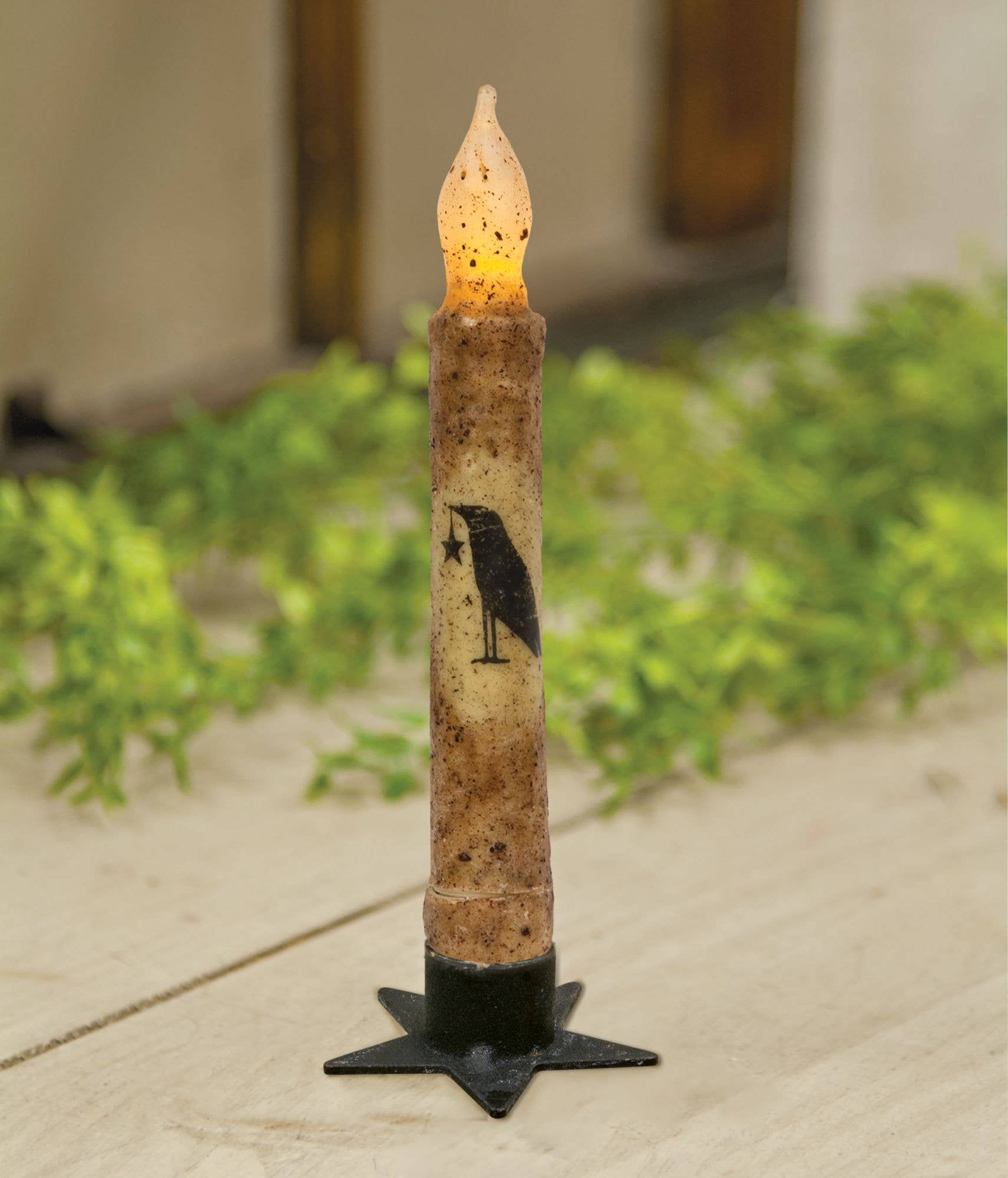 The Hearthside Collection - Vente Bougie sans flamme - Cône de minuterie de corbeau en ivoire brûlé1