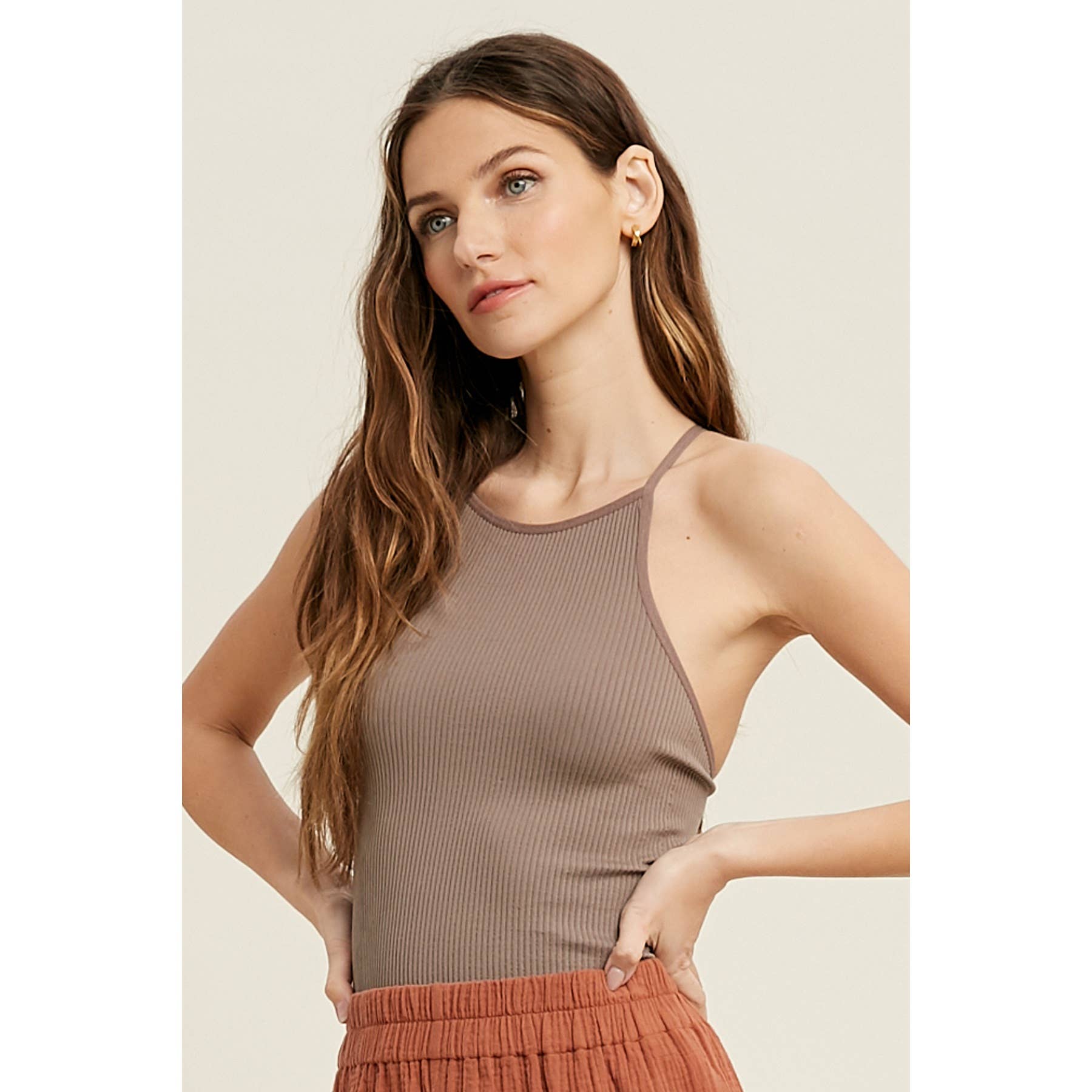 Wishlist Apparel - Wholesale Bralette - Dames - NAADLOZE BRAMI MET HOGE HALS EN GEKRUISTE RUGDETAIL/WL21-63175