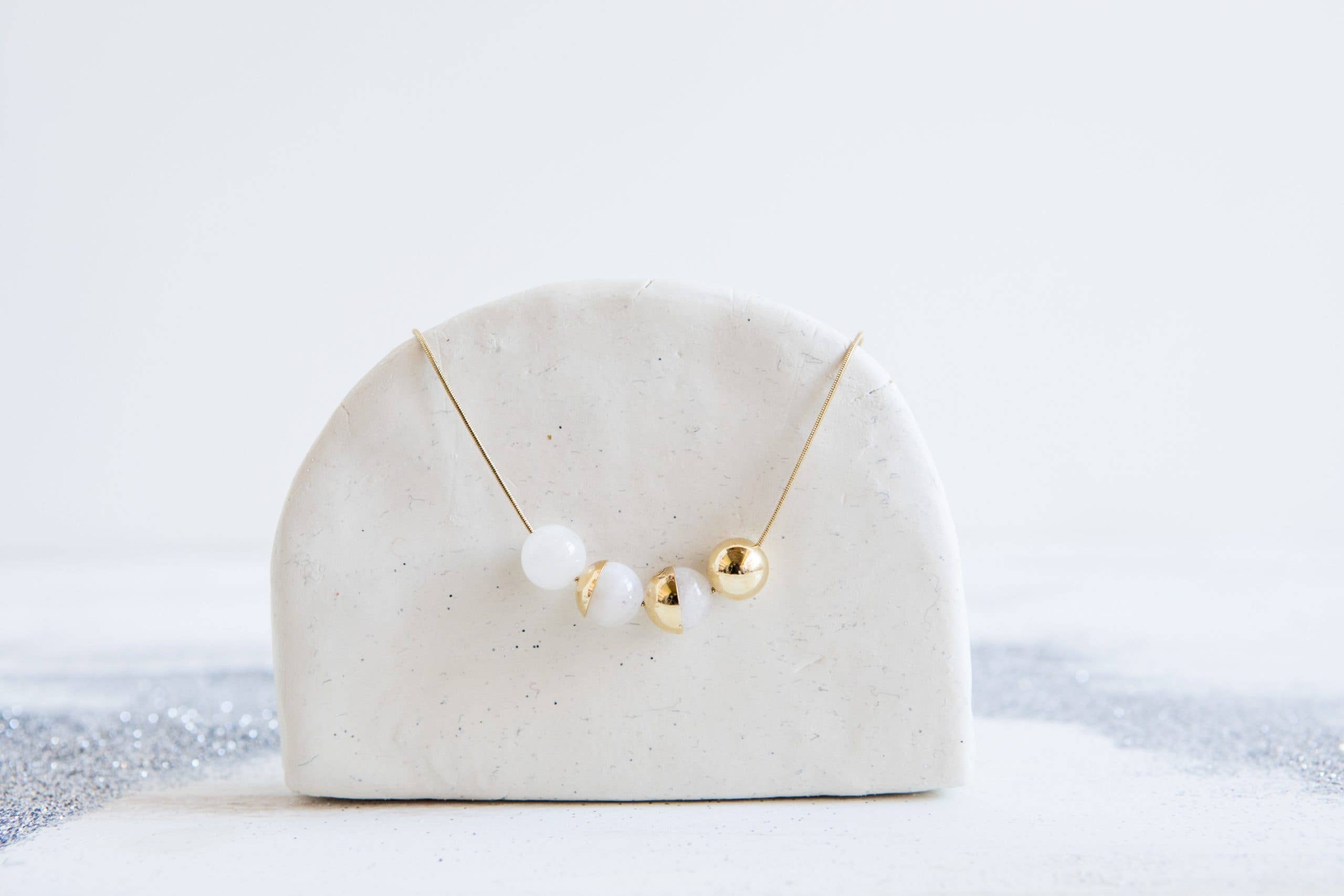 Fauna y Flora – Großhandel Kette mit Anhänger/Charm – Lunare Halskette mit Mondphasen1