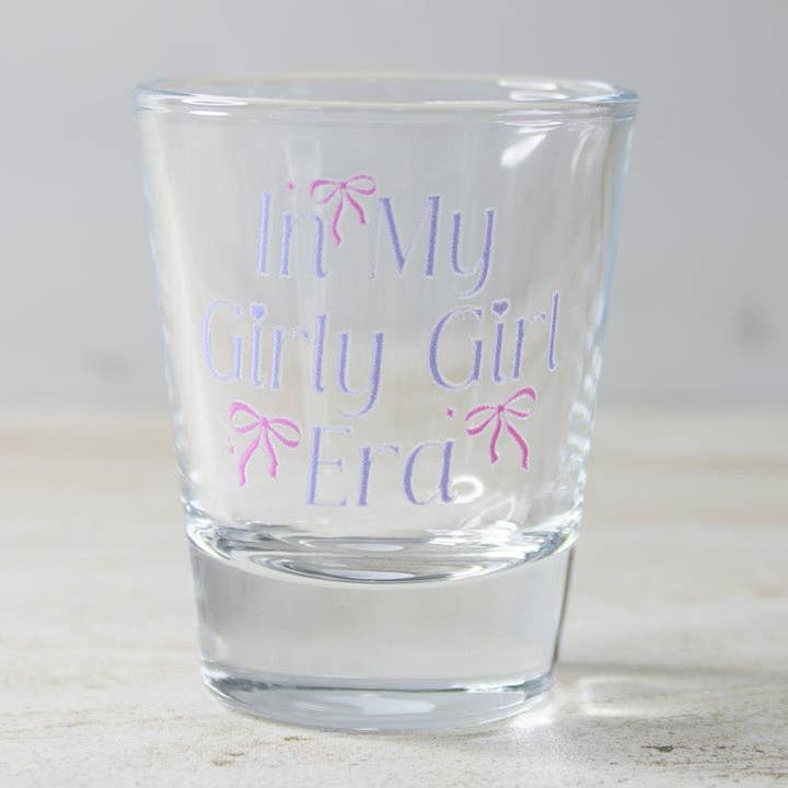 Verre à Shot "Dans Mon Ère de Fille Féminine" pour la vente par Aura State