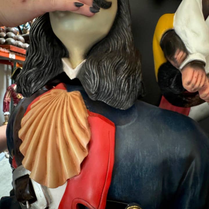 LM Treasures - Wholesale Decorative Figurine - Pirate Captain Hook With Monkey Life Size Statue7