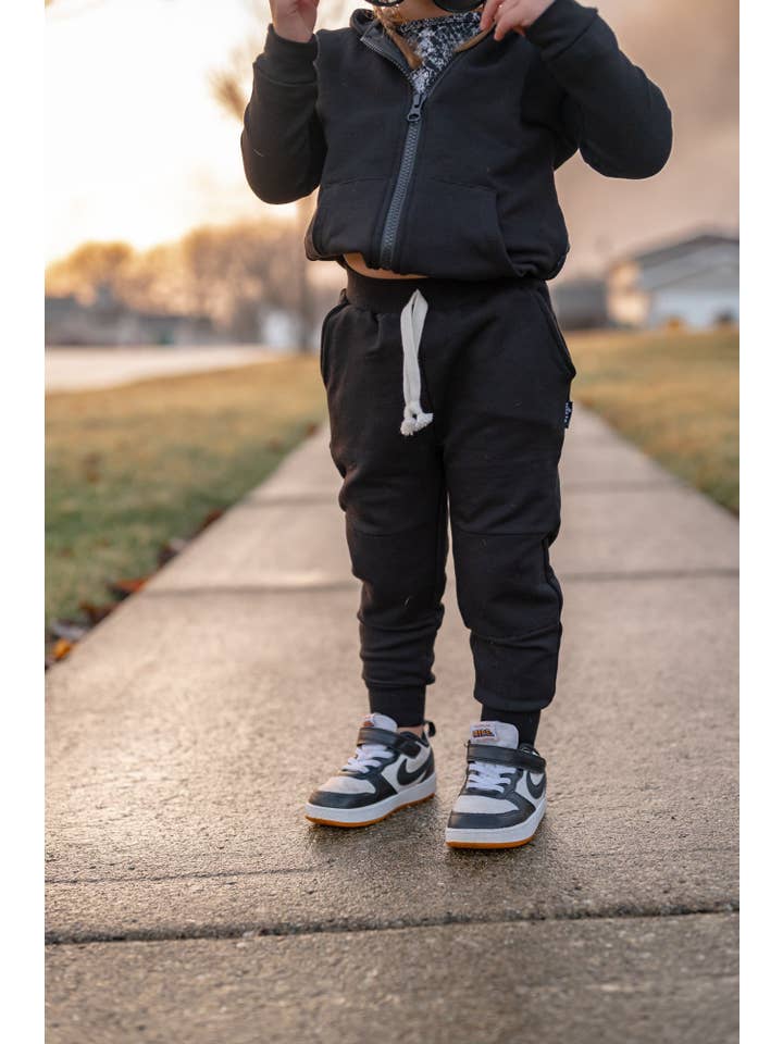 millie + roo LLC - Wholesale Lounge Sweatpants/Joggers - Kids - JOGGERS- Black Bamboo French Terry13