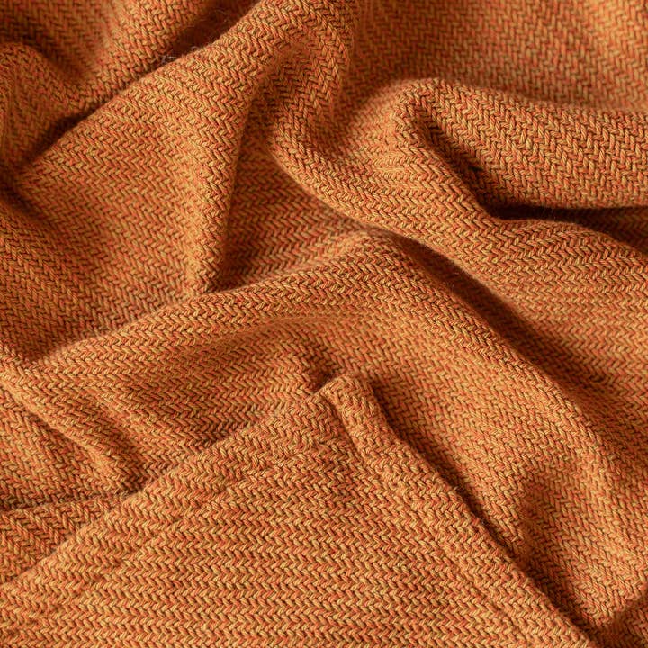 Brimfield Pumpkin throw 50x70" USA for wholesale by Bedford Collections