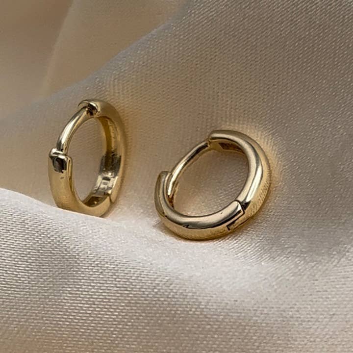 Howard's - Wholesale Huggie Earrings - Huggie Hoop Earrings13