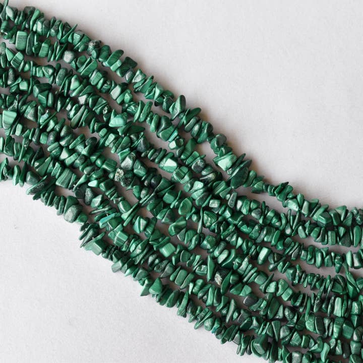 AK Healing Crystals – Großhandel Perlen – Ungeschliffene Malachit-Perlen, lose Edelsteinsplitterperlen