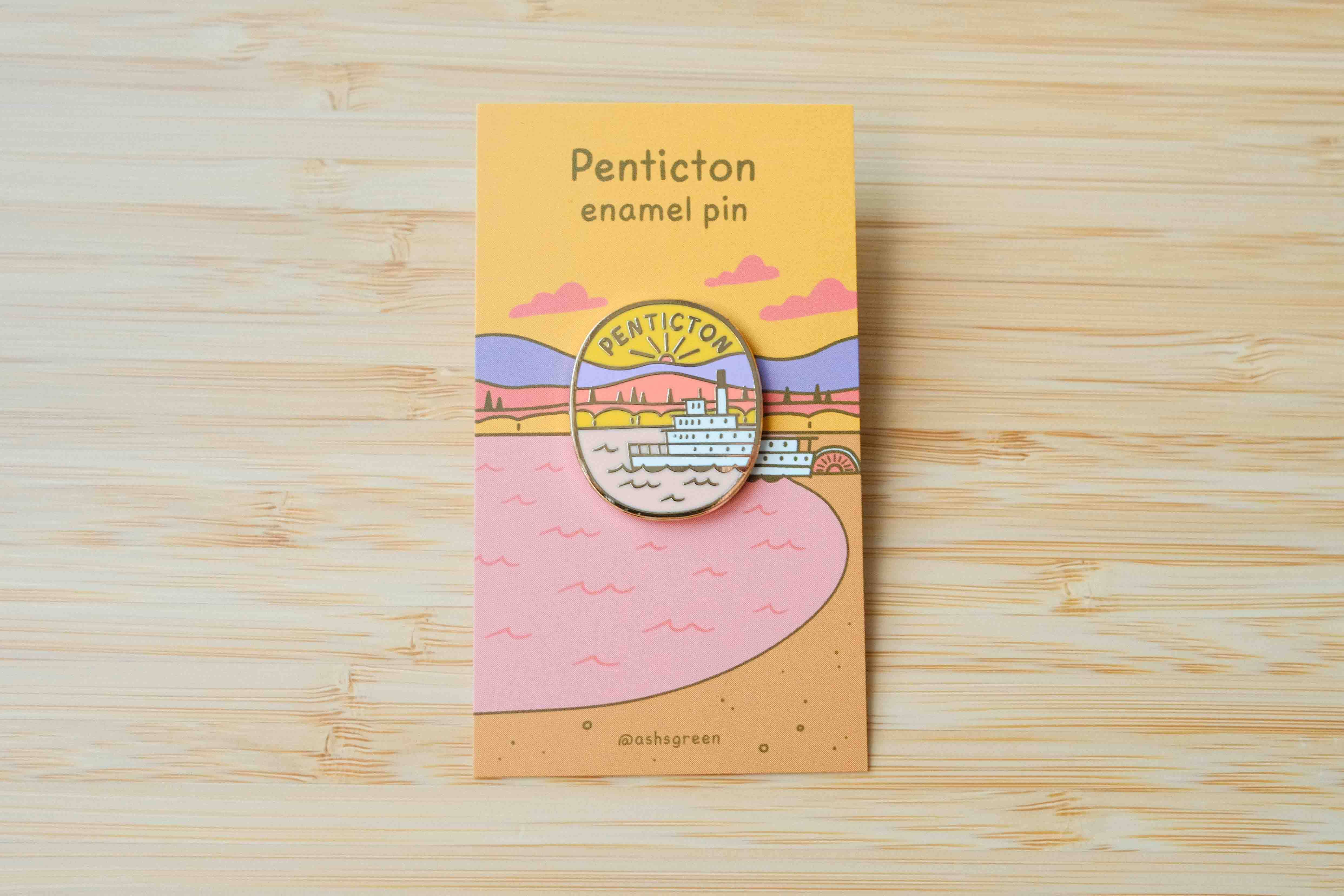 Ashleigh Green Studios - Vendita all'ingrosso Spilla da bavero - Penticton - spilla smaltata ✨3