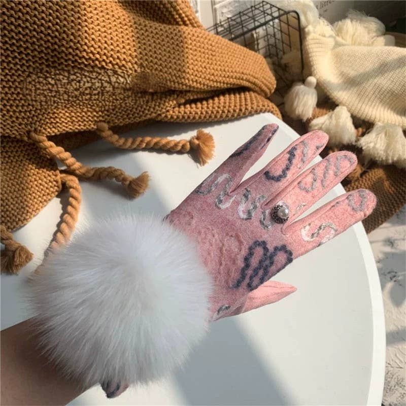 PEACH ACCESSORIES – wholesale Handskar - Dam – Broderade handskar med fuskpälsbollar HA3032