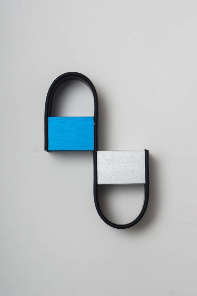 Maison Numero 12 – Großhandel Cocktail-/Statement-Ring – RASA Ring aus Aluminium und Gummi2