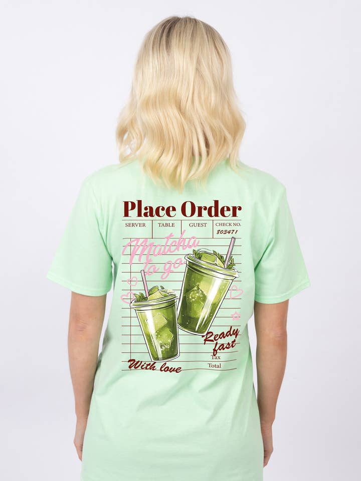 T-shirt de corte regular Estampa Matcha To Go por atacado de Missi Clothing