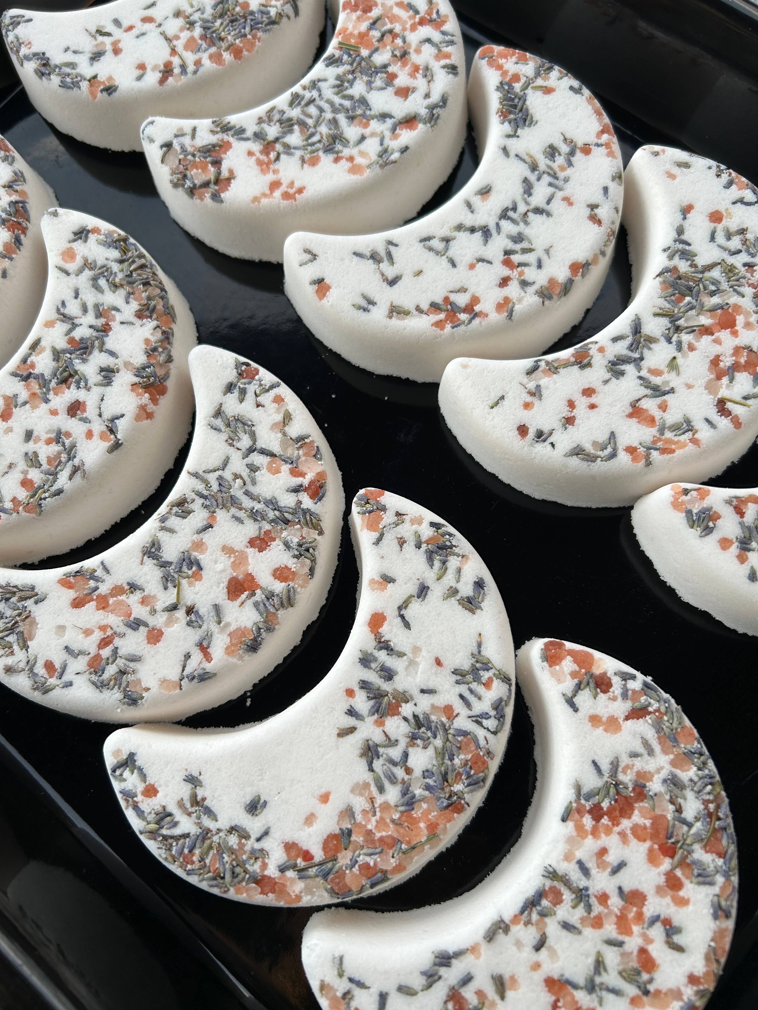 Skye Luna Beauty - Wholesale Bath Bomb/Fizz - Lavender Moon Bath Bomb1