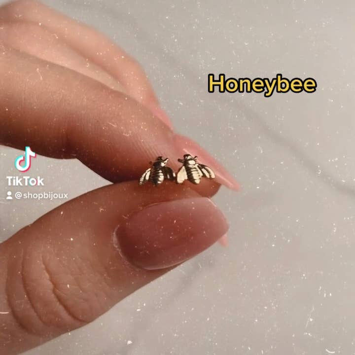 Bijoux Boutique LLC - Wholesale Stud/Post Earrings - Honeybee Stud Earrings1