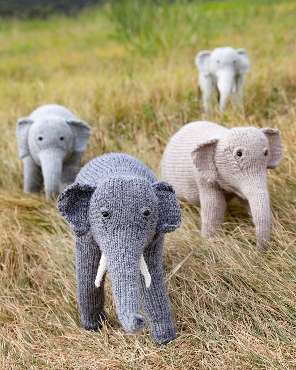 REMOVED BRAND - Wholesale Crafts, Hobbies & DIY - Wild and Woolly Knitted Animals: A Naturalist's Notebook4