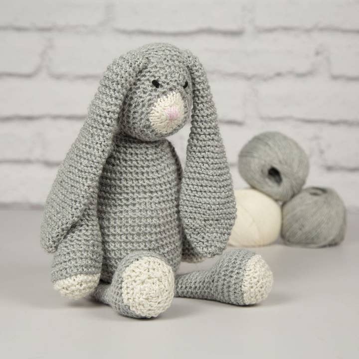 Kit per maglieria Mabel Bunny per la vendita all'ingrosso da parte di Wool Couture Company