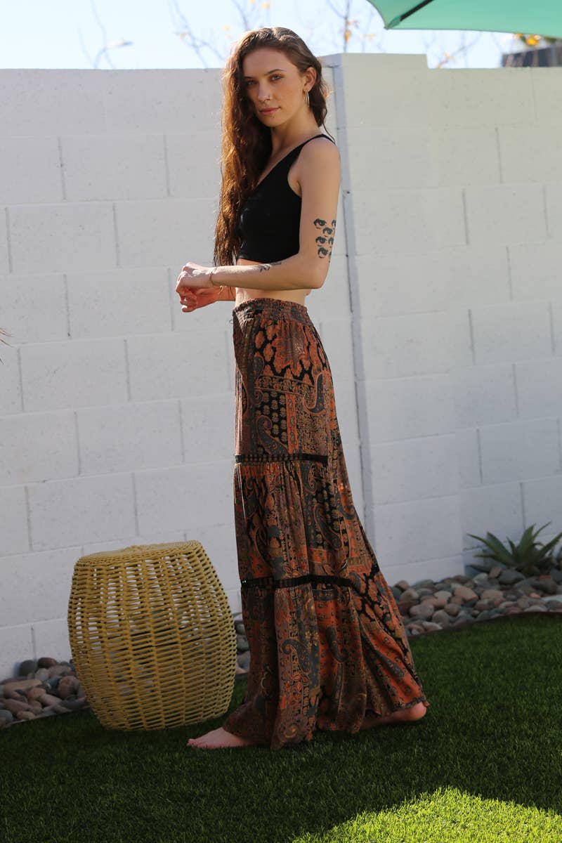 ANGIE – Calças - Mulher por atacado – CALÇAS DE PERNA LARGA 25R84-W909 COM INSERÇÕES EM RENDA2