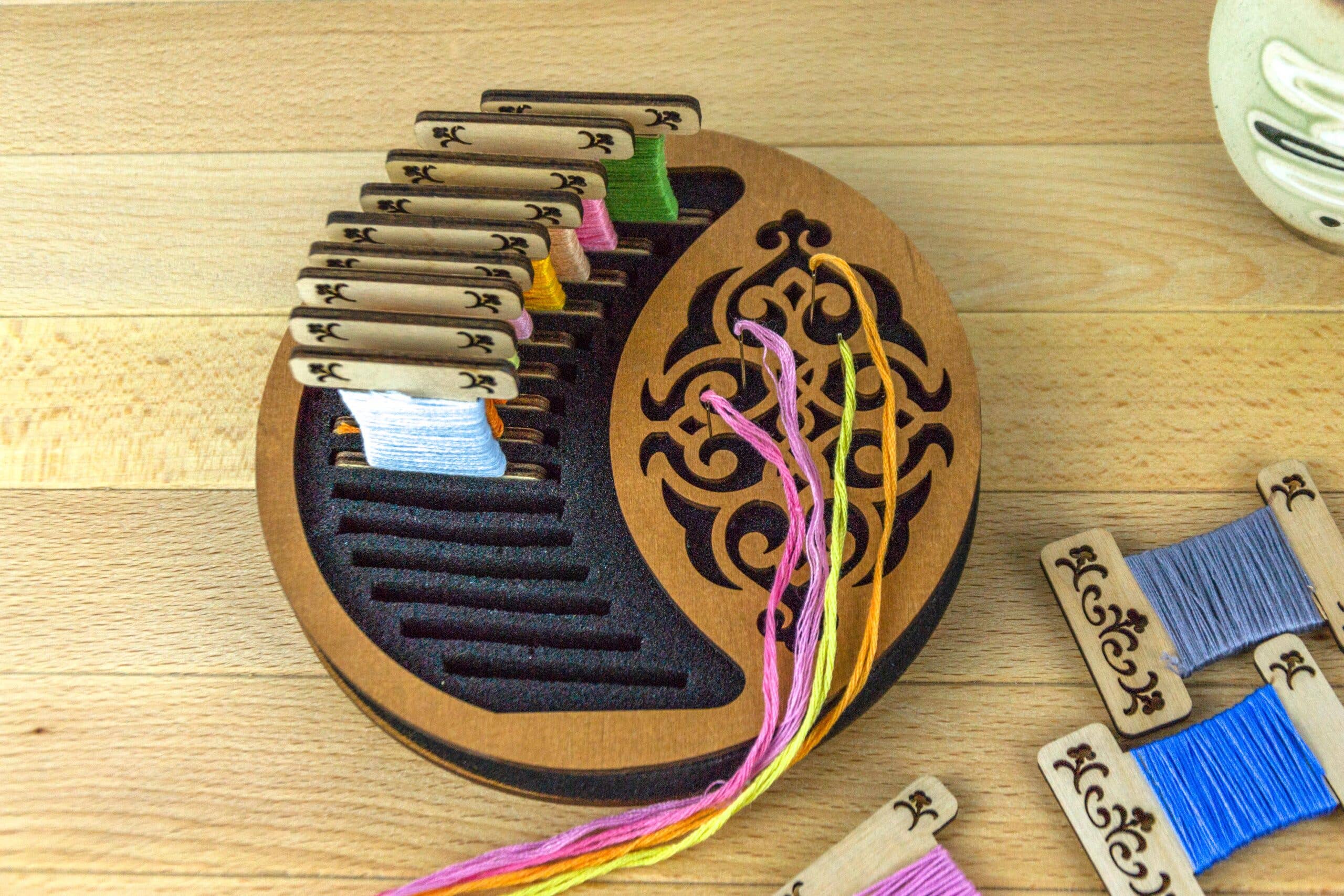 Embroidery craft - Wholesale Craft Supplies - PB-018-img-4 Foam stand for wooden, acrylic and other bobbins (spools) thickness 3mm4