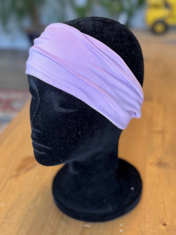 Bandeau violet pastel pour la vente par Handmade by Kayla