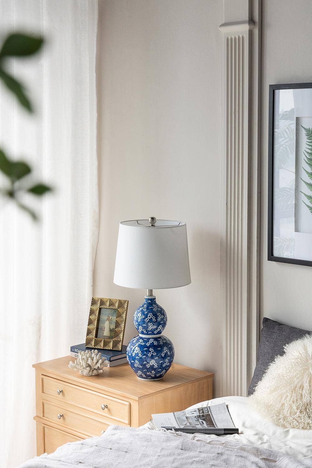 A&B Home Group Inc. - Wholesale Accent/Desk Lamp - D13x25.75" Blue/White Round 2-Tiered Ceramic Vase Lamp3