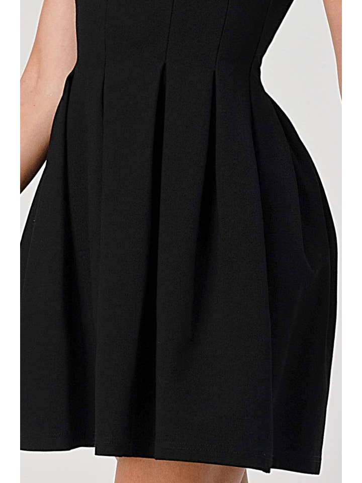 SCHWARZ Miro-Kette Detailliertes Plissee Kleid für den Großhandel auf Faire2