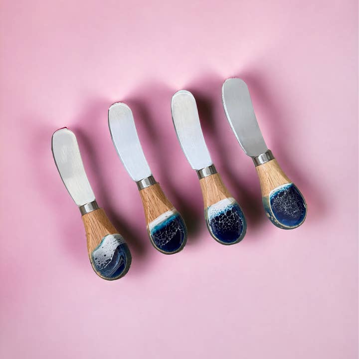 Daphnew Design - Wholesale Cheese Spreader - Butter knife with Ocean Wave Resin