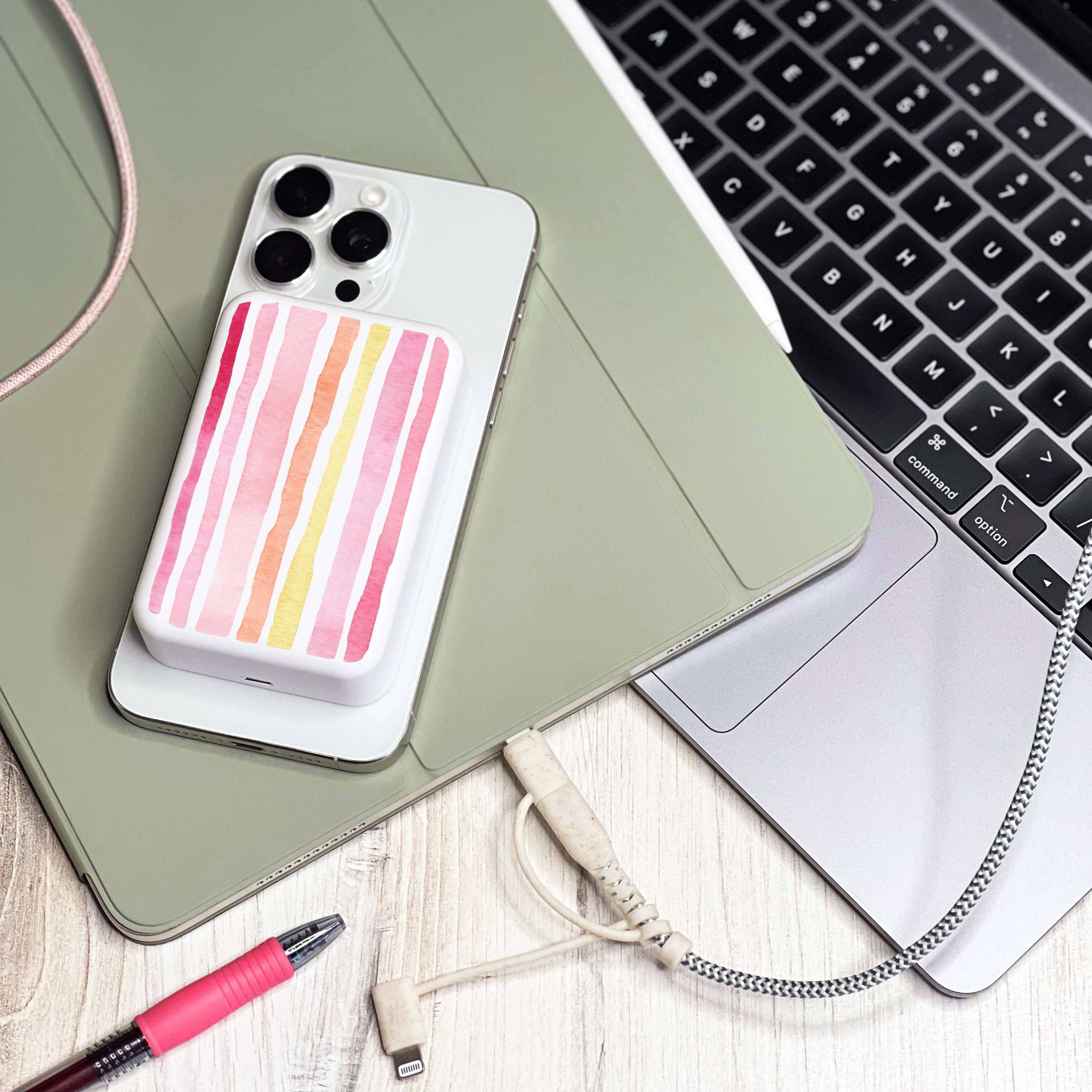 Tech Candy - Wholesale Portable Charger - PIGGY BACK POWER MAGNETIC BATTERY4