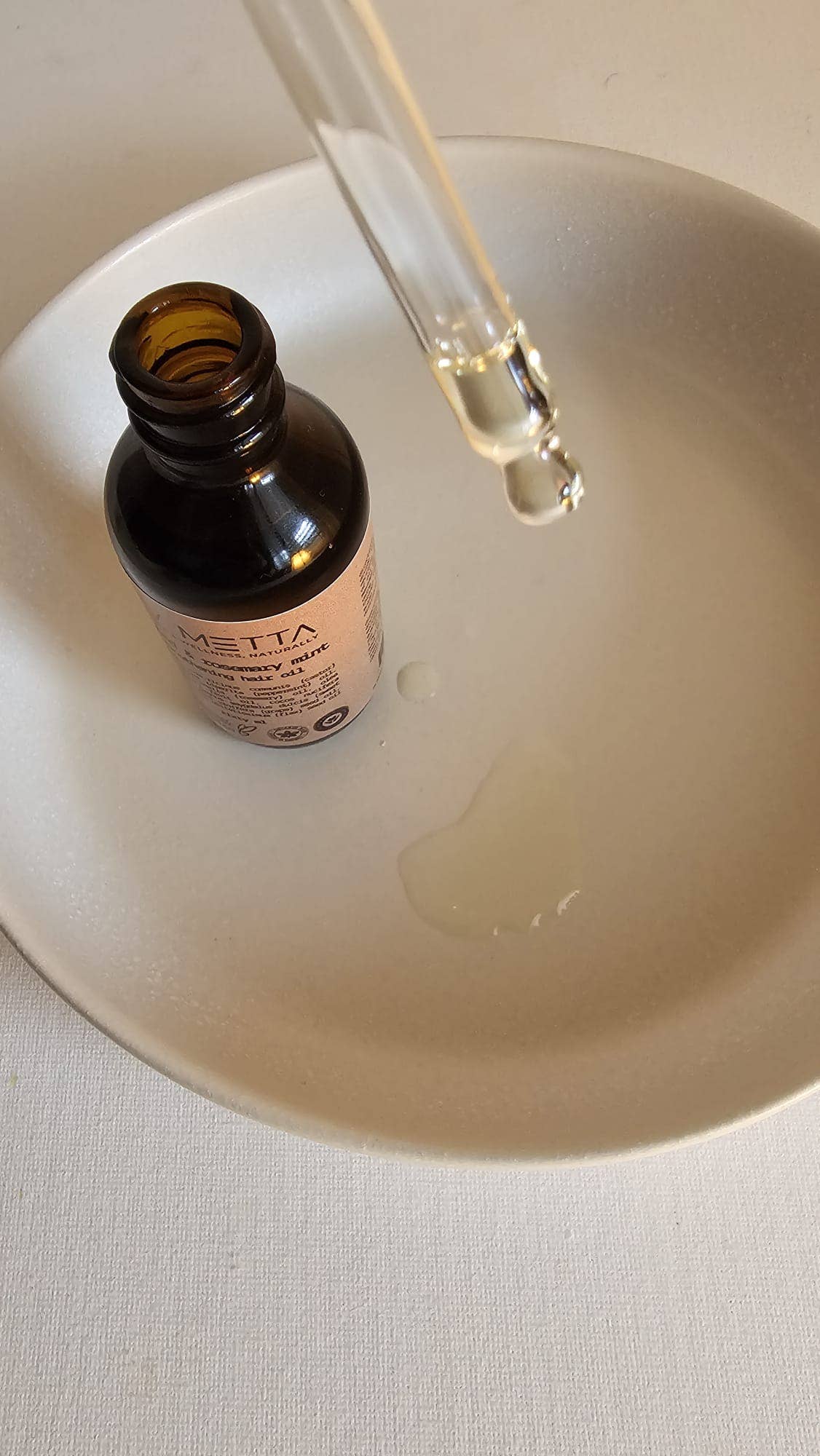 Liv Metta - Wholesale Massage Oil/Gel - Flaxseed & Rosemary Mint Hair Growth Oil1