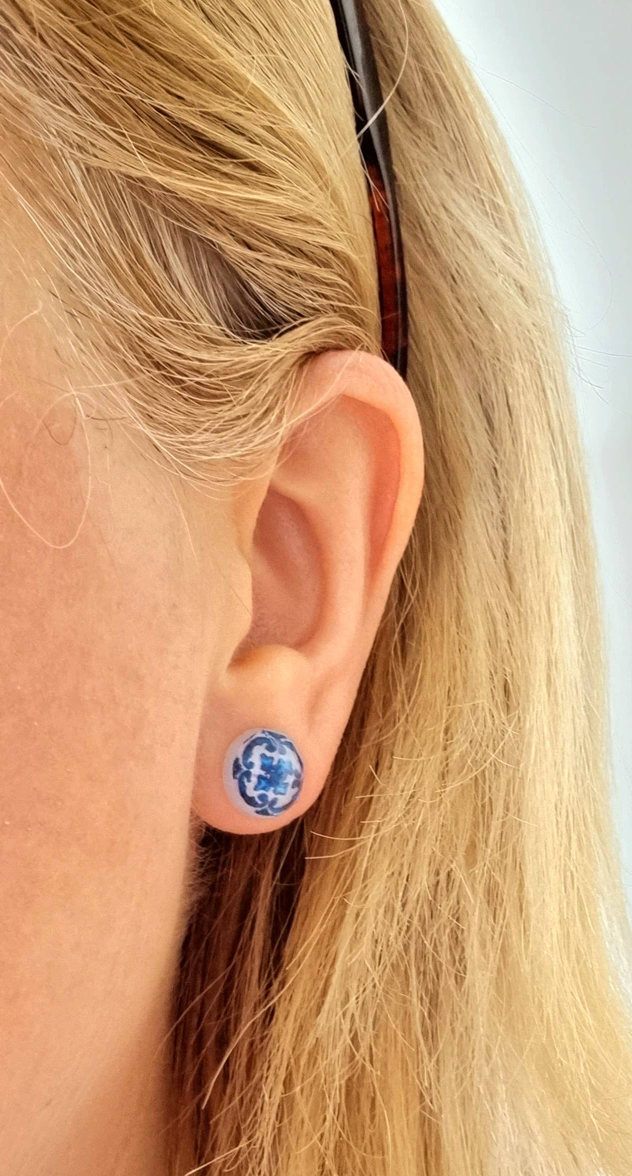 LUSO TILES JEWELRY - Vente Clous d'oreille - Petites boucles d’oreilles rondes en résine UV8