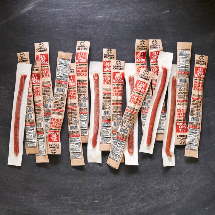 Charlito's Cocina – Großhandel Salami – Campo Seco - Meersalz und Schweinefleisch langsam gereifter, getrockneter Salami-Stick