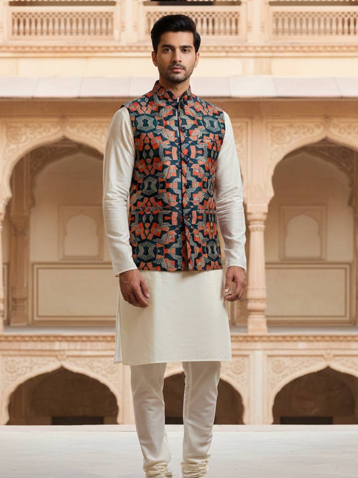 Herren Nehru-Jacke in Marineblau mit geometrischem Muster und elfenbeinfarbenem Kurta. für den Großhandel von Masculine Moda