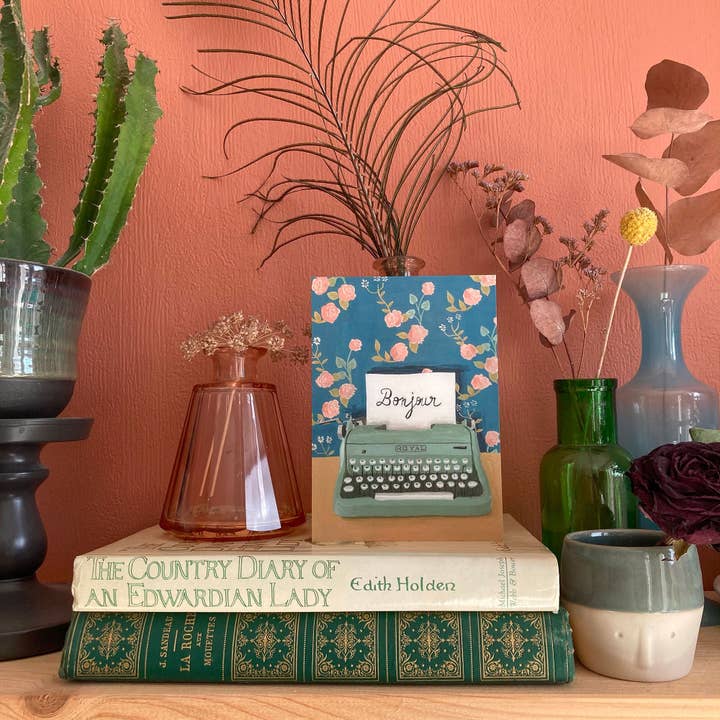 MÉLANIE VOITURIEZ - Wholesale Postcard - Royal postcard1