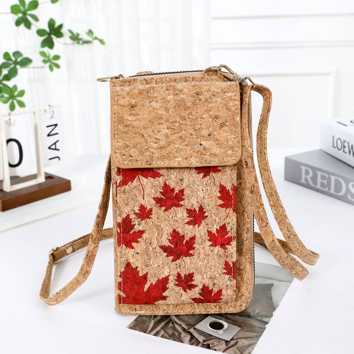 Portefeuille bandoulière en liège avec poche pour téléphone portable - Feuille d'érable pour la vente par Shine Mark Accessories