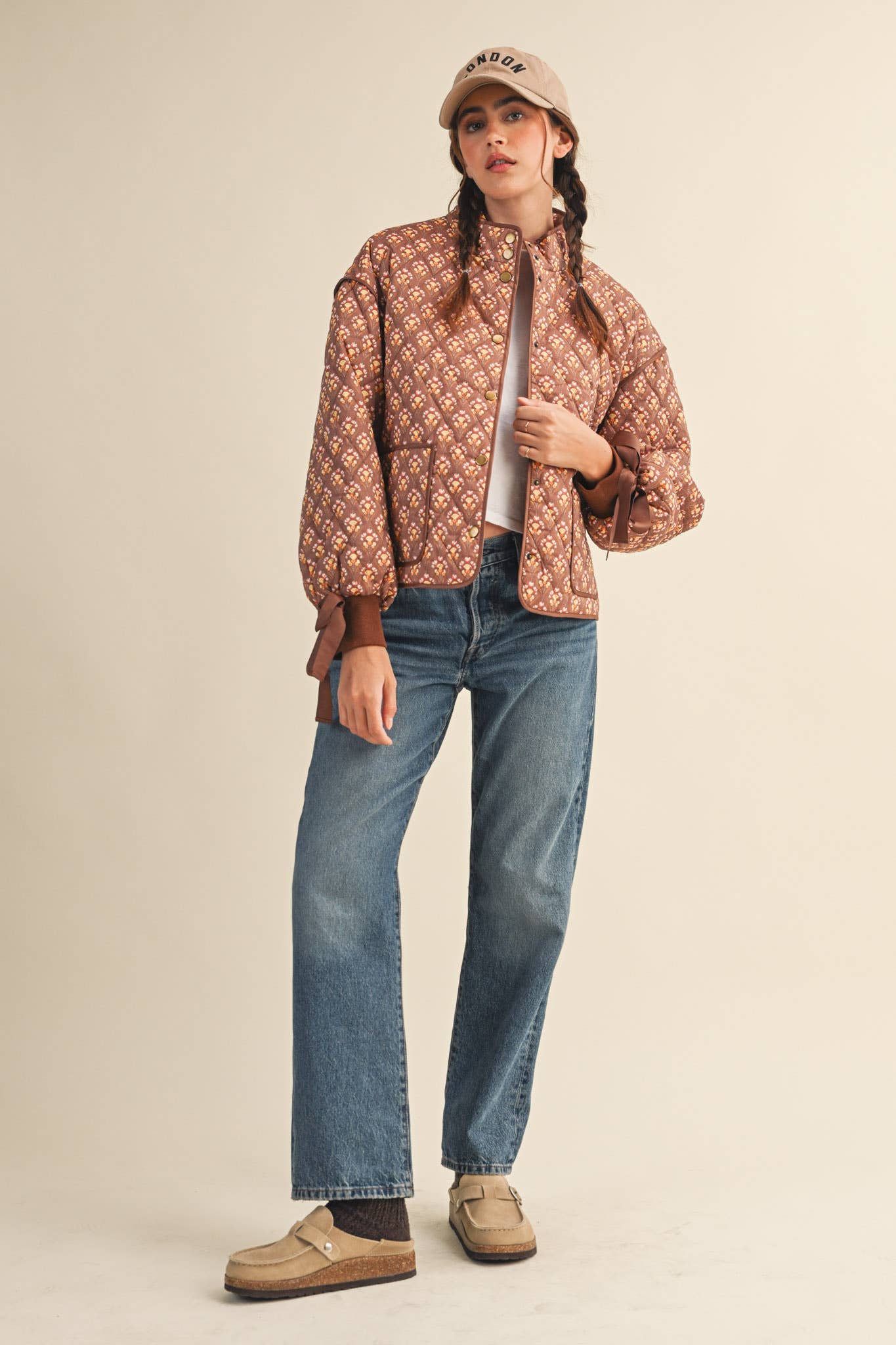 &MERCI - Wholesale Jacket - Women's - FLORAL QUILTED JACKET WITH RIBBON SLEEVE DETAIL MJK44329