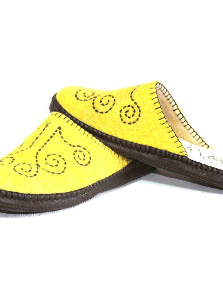 Yellow Felt Slippers for wholesale by Mongulai