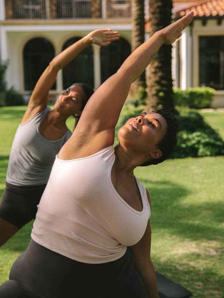 ELIETIAN - Wholesale Tank Top - Women's - Built-In-Bra Tank24