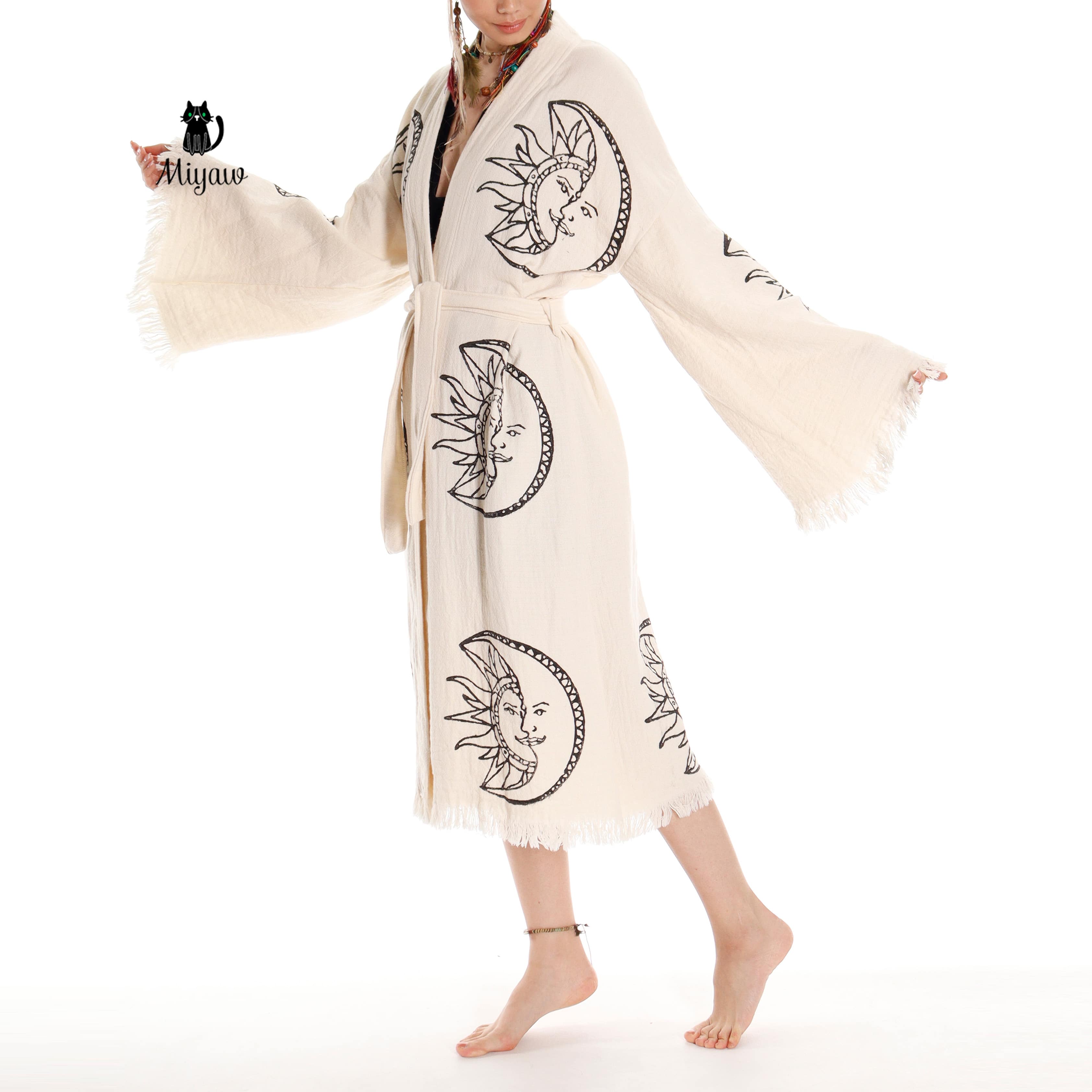 Beige Boho kimono slåbrok med måne- og solprint i økologisk bomuld til stranddage for engroshandel på Faire2