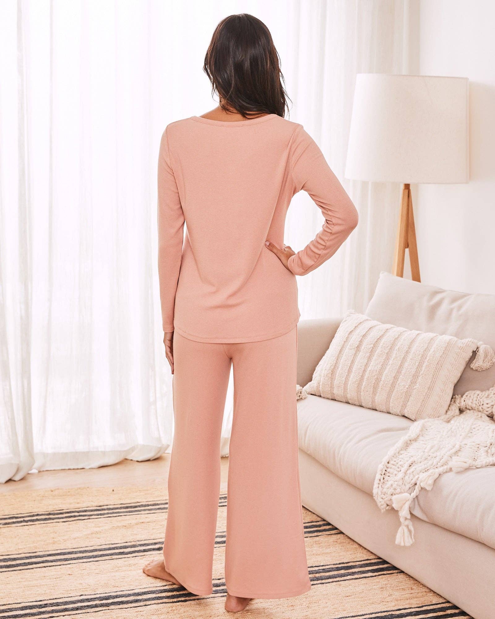 Rosa Conjunto de 3 piezas de ropa de descanso / pijama de maternidad Isabelle - Rosa Empolvado de venta al por mayor en Faire1