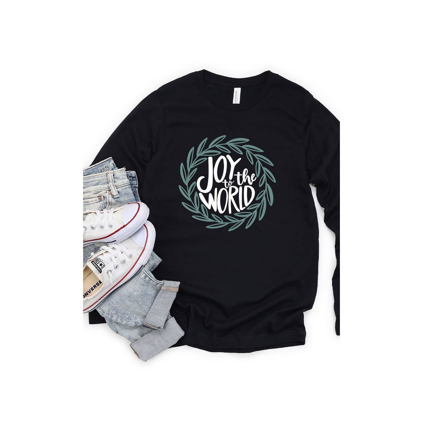 Kissed Apparel - Venta al por mayor Camiseta serigrafiada - Mujer - Camiseta navideña de manga larga con estampado Joy to The World Wreath1