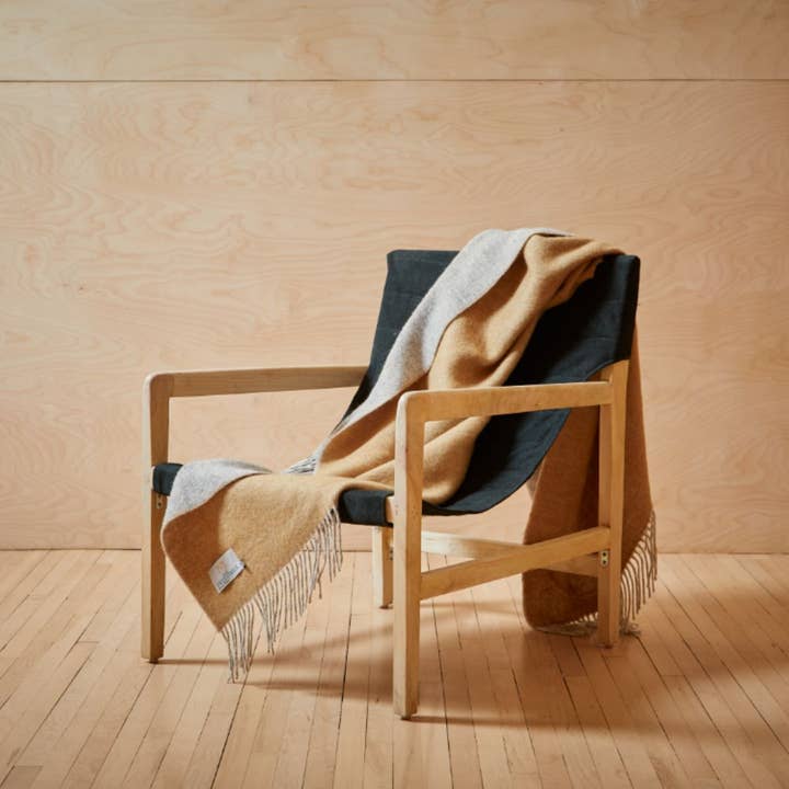 Tweedmill Textiles - Wholesale Throw blanket - Dartmoor Reversible Pure New Wool Throw - Desert Brown 2